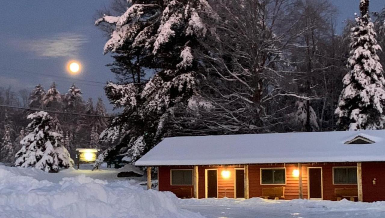 North Creek Lodge At Gore Mountain Bakers Mills ภายนอก รูปภาพ